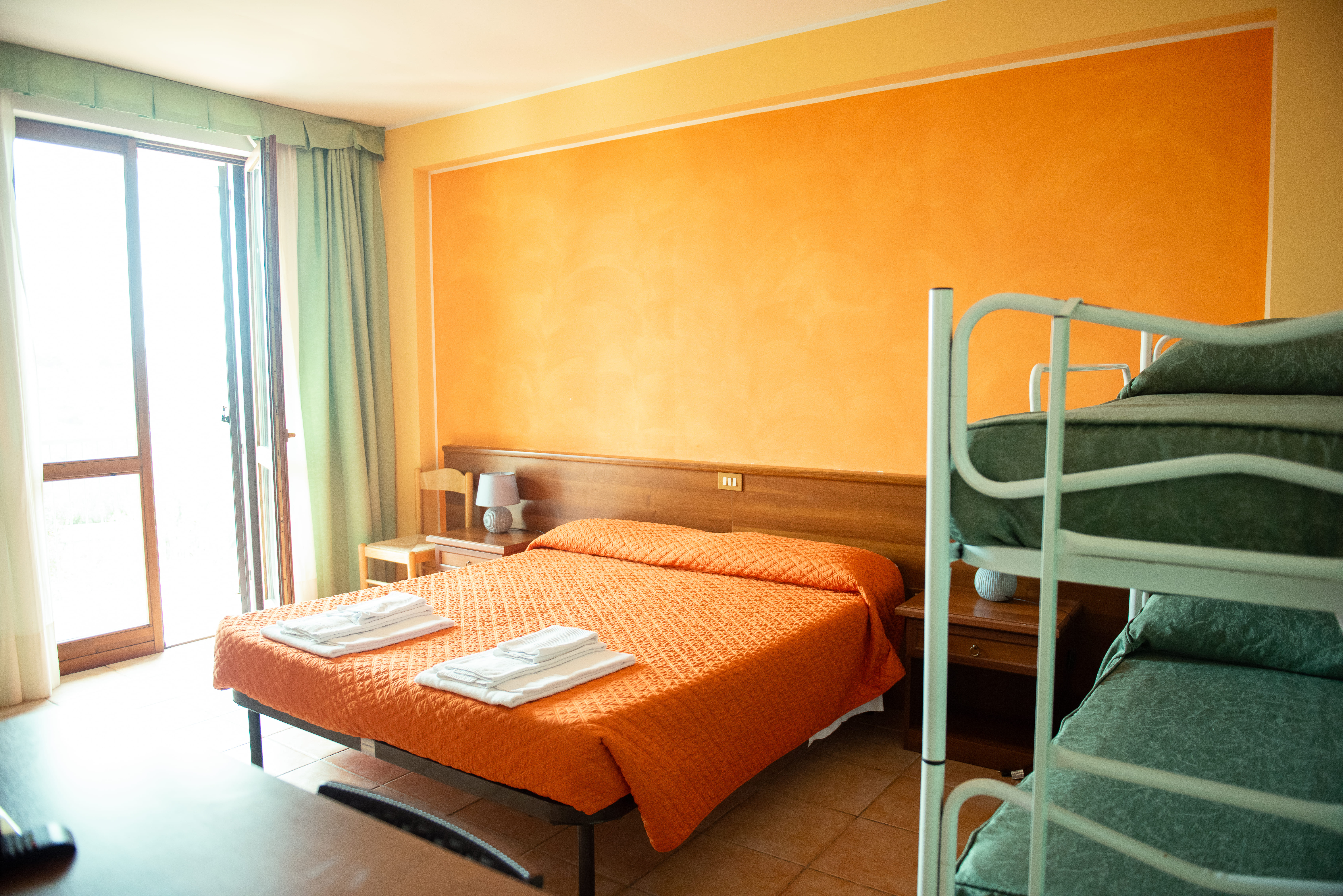 Immagine dettagli camera Camera quadrupla